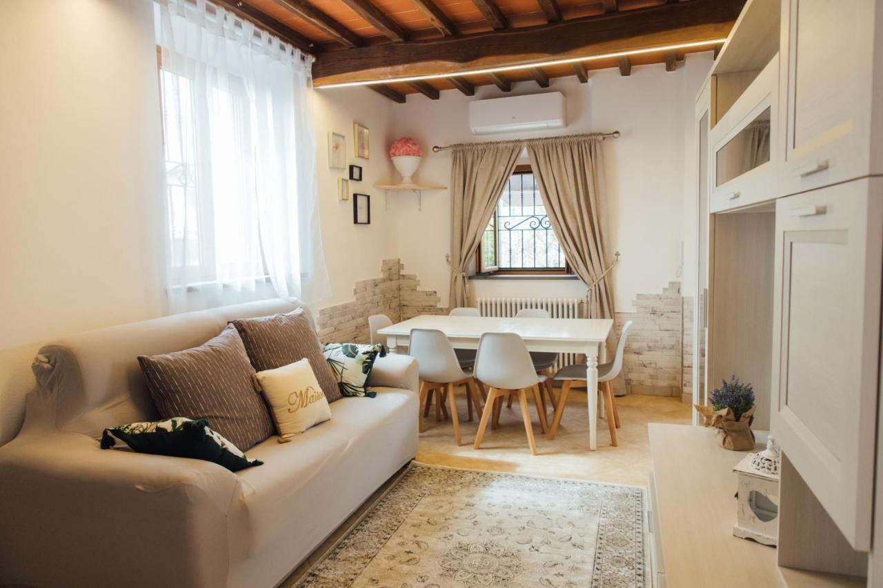 Country Chic Pistoia-Casa In Campagna Giardino, Parking Exterior foto